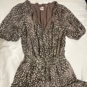 Buddy Love Ray Mini Dress Small Taupe White Abstract Petal Ruffle Smocked CG3552